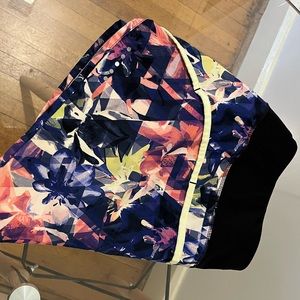 Reebok Floral Geometric Neon Pastel Running Short with Drawstring Waist Size L